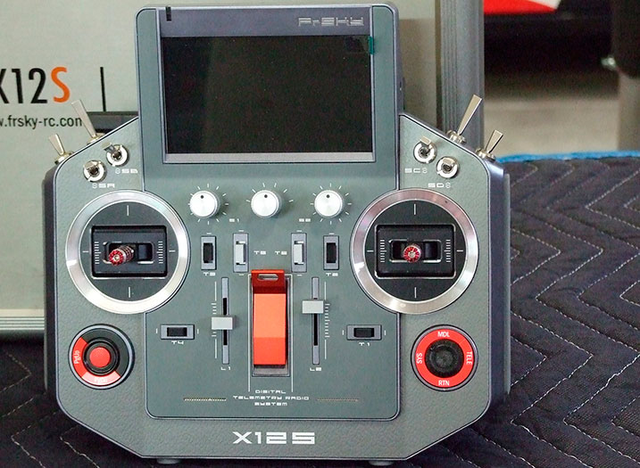 FrSky Horus X12S-ISRM
